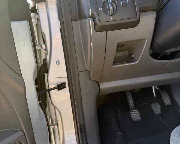 Сірий Форд Сі-Макс, об'ємом двигуна 1.6 л та пробігом 185 тис. км за 4900 $, фото 30 на Automoto.ua