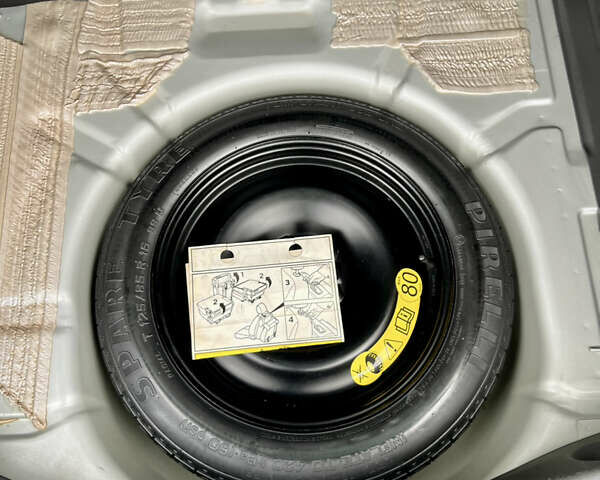 Серый Форд Си-Макс, объемом двигателя 1.8 л и пробегом 203 тыс. км за 5100 $, фото 22 на Automoto.ua