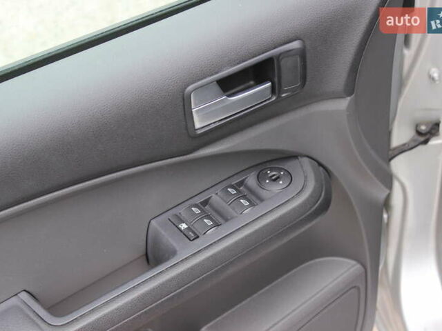 Сірий Форд Сі-Макс, об'ємом двигуна 2 л та пробігом 108 тис. км за 6999 $, фото 13 на Automoto.ua