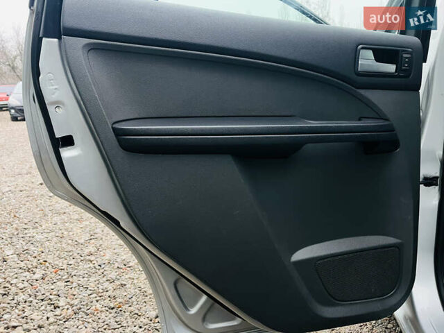 Серый Форд Си-Макс, объемом двигателя 1.6 л и пробегом 218 тыс. км за 5300 $, фото 15 на Automoto.ua