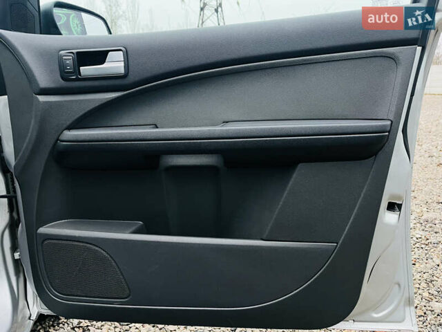 Серый Форд Си-Макс, объемом двигателя 1.6 л и пробегом 218 тыс. км за 5300 $, фото 20 на Automoto.ua