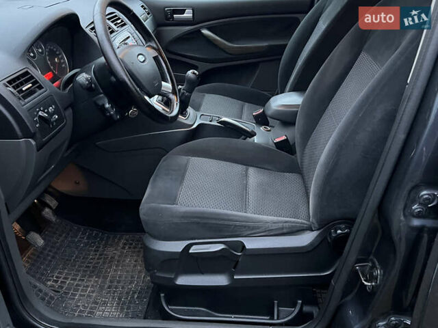 Серый Форд Си-Макс, объемом двигателя 1.8 л и пробегом 208 тыс. км за 5499 $, фото 32 на Automoto.ua