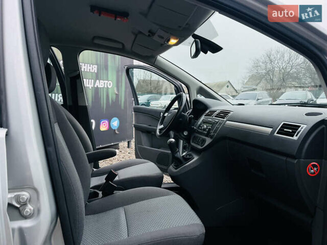 Серый Форд Си-Макс, объемом двигателя 1.6 л и пробегом 218 тыс. км за 5300 $, фото 18 на Automoto.ua