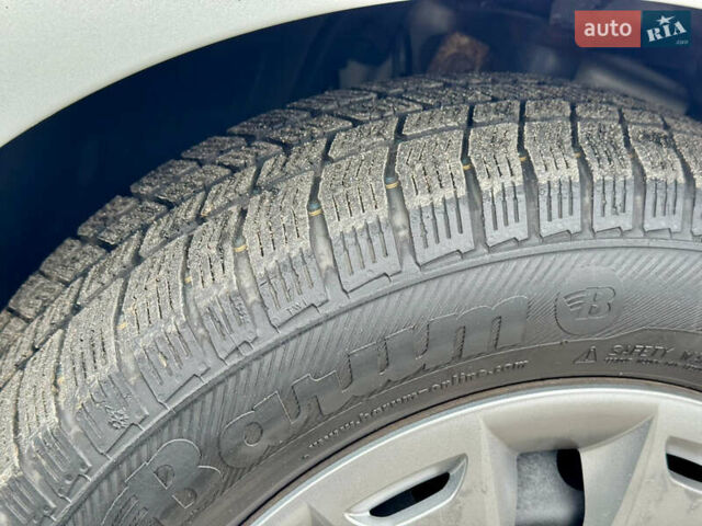 Сірий Форд Сі-Макс, об'ємом двигуна 1.8 л та пробігом 216 тис. км за 4700 $, фото 9 на Automoto.ua