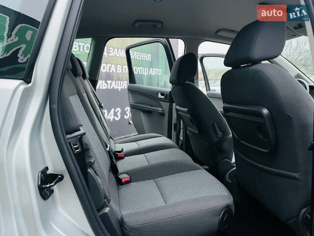 Серый Форд Си-Макс, объемом двигателя 1.6 л и пробегом 218 тыс. км за 5300 $, фото 16 на Automoto.ua