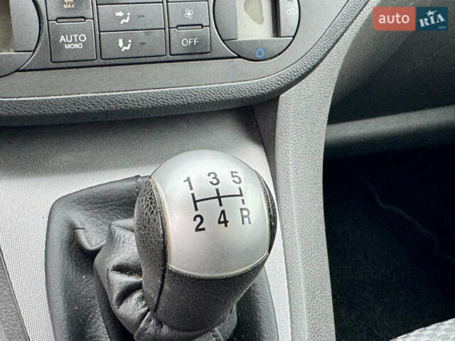 Сірий Форд Сі-Макс, об'ємом двигуна 1.8 л та пробігом 216 тис. км за 4700 $, фото 17 на Automoto.ua