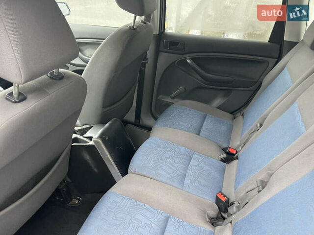 Серый Форд Си-Макс, объемом двигателя 1.6 л и пробегом 147 тыс. км за 4500 $, фото 9 на Automoto.ua