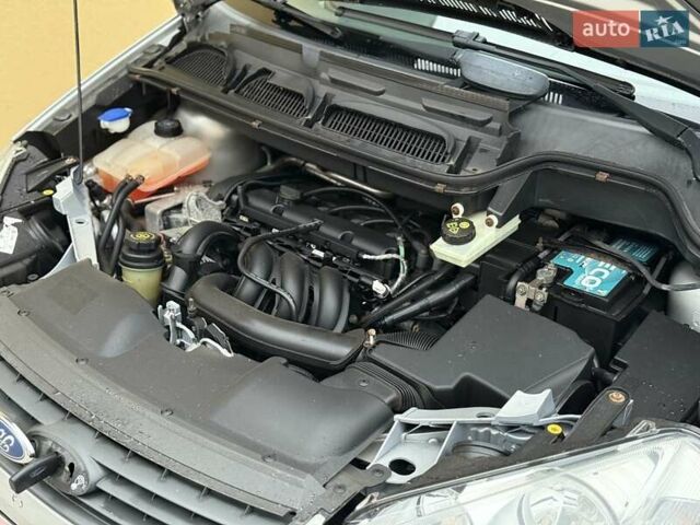 Сірий Форд Сі-Макс, об'ємом двигуна 1.6 л та пробігом 239 тис. км за 5800 $, фото 36 на Automoto.ua