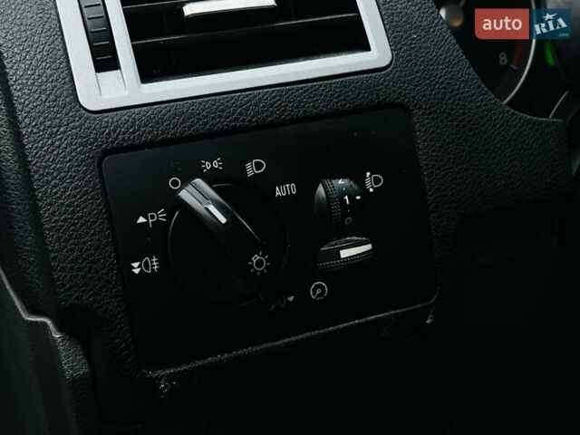 Серый Форд Си-Макс, объемом двигателя 1.6 л и пробегом 218 тыс. км за 5300 $, фото 21 на Automoto.ua