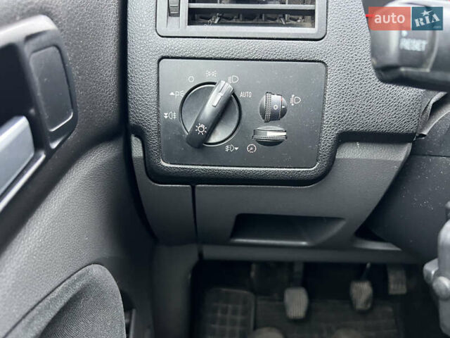 Серый Форд Си-Макс, объемом двигателя 1.8 л и пробегом 208 тыс. км за 5499 $, фото 20 на Automoto.ua