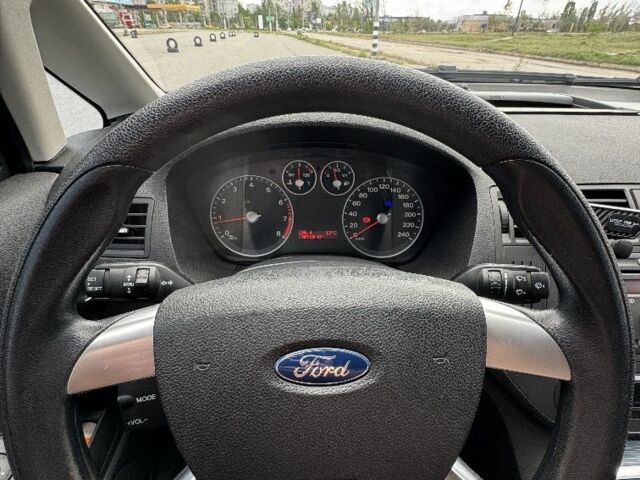 Серый Форд Си-Макс, объемом двигателя 1.6 л и пробегом 196 тыс. км за 5000 $, фото 1 на Automoto.ua