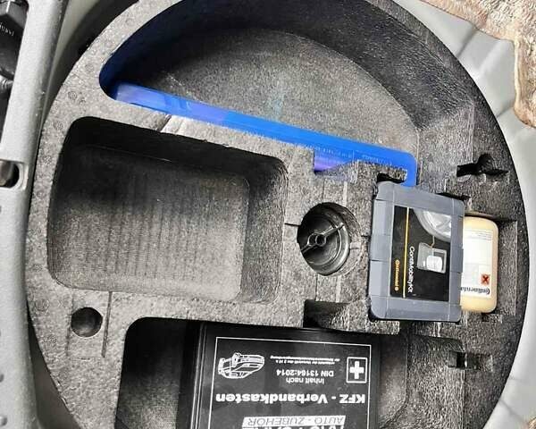 Сірий Форд Сі-Макс, об'ємом двигуна 1.6 л та пробігом 178 тис. км за 5200 $, фото 27 на Automoto.ua