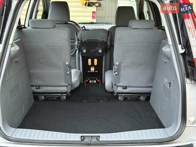 Сірий Форд Сі-Макс, об'ємом двигуна 1.6 л та пробігом 239 тис. км за 5800 $, фото 31 на Automoto.ua