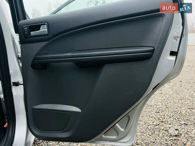 Серый Форд Си-Макс, объемом двигателя 1.6 л и пробегом 218 тыс. км за 5300 $, фото 17 на Automoto.ua