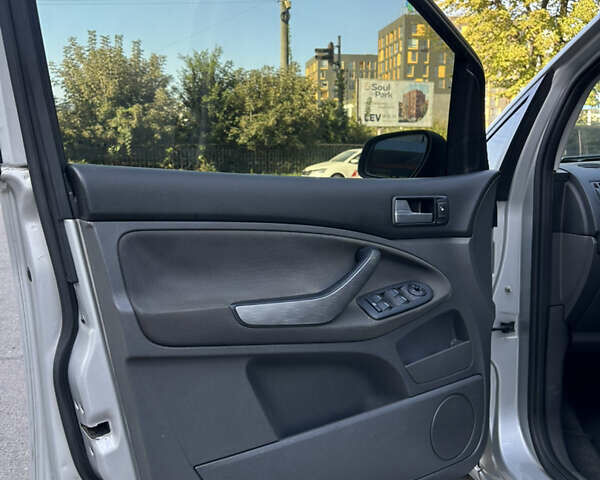 Сірий Форд Сі-Макс, об'ємом двигуна 2 л та пробігом 225 тис. км за 5900 $, фото 20 на Automoto.ua