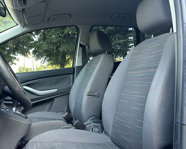 Сірий Форд Сі-Макс, об'ємом двигуна 2 л та пробігом 225 тис. км за 5900 $, фото 17 на Automoto.ua