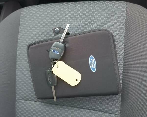 Сірий Форд Сі-Макс, об'ємом двигуна 1.6 л та пробігом 217 тис. км за 5300 $, фото 17 на Automoto.ua