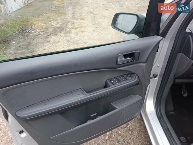 Сірий Форд Сі-Макс, об'ємом двигуна 1.6 л та пробігом 217 тис. км за 5300 $, фото 25 на Automoto.ua