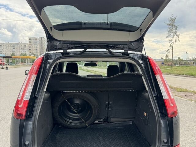 Серый Форд Си-Макс, объемом двигателя 1.6 л и пробегом 196 тыс. км за 5000 $, фото 7 на Automoto.ua