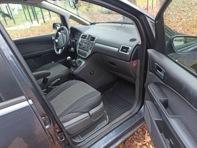 Серый Форд Си-Макс, объемом двигателя 1.8 л и пробегом 260 тыс. км за 4999 $, фото 6 на Automoto.ua