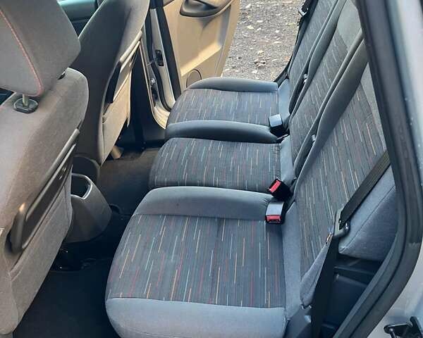 Серый Форд Си-Макс, объемом двигателя 1.8 л и пробегом 238 тыс. км за 4990 $, фото 9 на Automoto.ua