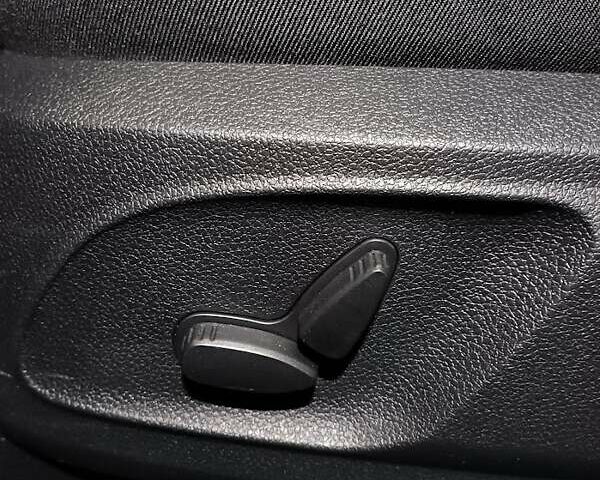 Сірий Форд Сі-Макс, об'ємом двигуна 1.6 л та пробігом 190 тис. км за 5999 $, фото 11 на Automoto.ua