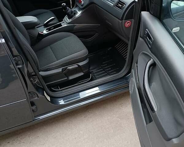 Сірий Форд Сі-Макс, об'ємом двигуна 1.6 л та пробігом 190 тис. км за 5999 $, фото 6 на Automoto.ua