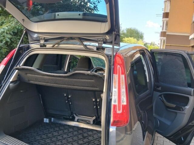 Серый Форд Си-Макс, объемом двигателя 1.8 л и пробегом 255 тыс. км за 5700 $, фото 4 на Automoto.ua