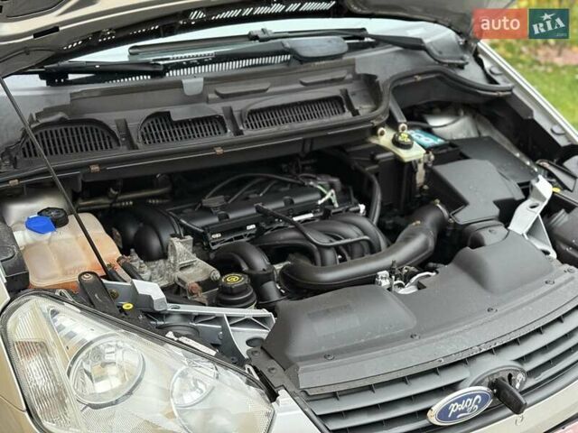 Сірий Форд Сі-Макс, об'ємом двигуна 1.6 л та пробігом 239 тис. км за 5800 $, фото 35 на Automoto.ua