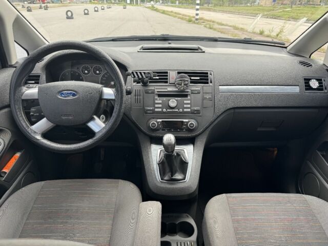 Серый Форд Си-Макс, объемом двигателя 1.6 л и пробегом 196 тыс. км за 5000 $, фото 2 на Automoto.ua