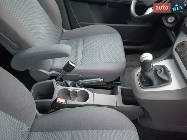 Сірий Форд Сі-Макс, об'ємом двигуна 1.6 л та пробігом 217 тис. км за 5300 $, фото 21 на Automoto.ua
