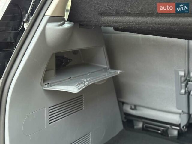 Сірий Форд Сі-Макс, об'ємом двигуна 1.6 л та пробігом 239 тис. км за 5800 $, фото 34 на Automoto.ua