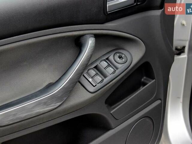 Сірий Форд Сі-Макс, об'ємом двигуна 1.6 л та пробігом 210 тис. км за 4150 $, фото 26 на Automoto.ua