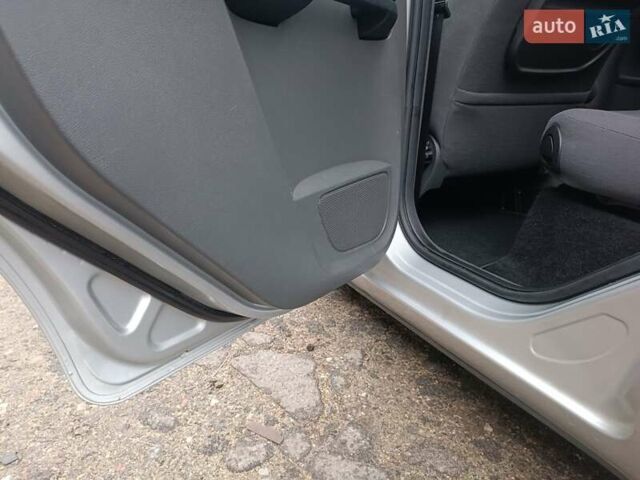 Сірий Форд Сі-Макс, об'ємом двигуна 1.6 л та пробігом 217 тис. км за 5300 $, фото 10 на Automoto.ua
