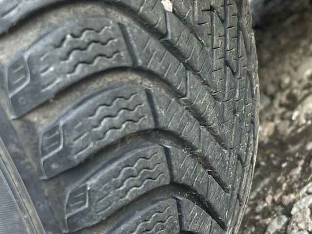 Сірий Форд Сі-Макс, об'ємом двигуна 1.8 л та пробігом 106 тис. км за 5700 $, фото 19 на Automoto.ua