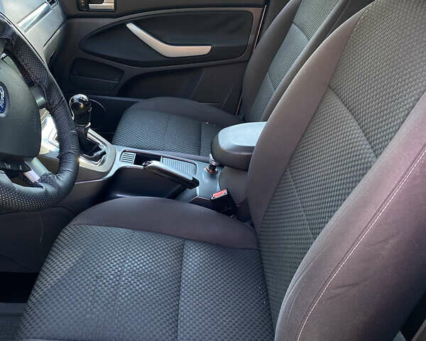 Сірий Форд Сі-Макс, об'ємом двигуна 1.75 л та пробігом 360 тис. км за 5000 $, фото 8 на Automoto.ua