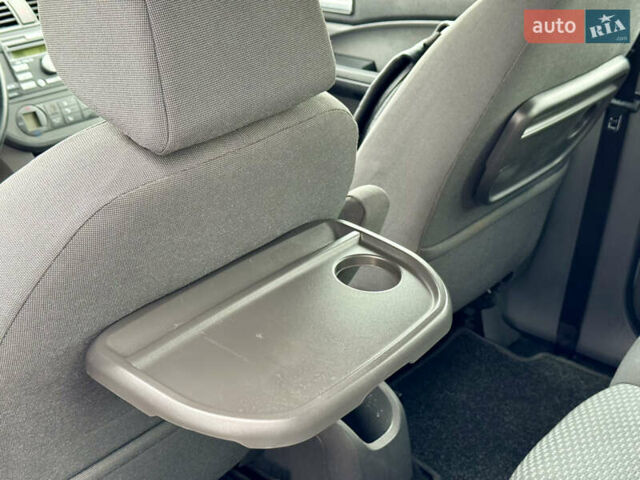 Сірий Форд Сі-Макс, об'ємом двигуна 1.8 л та пробігом 216 тис. км за 4700 $, фото 13 на Automoto.ua