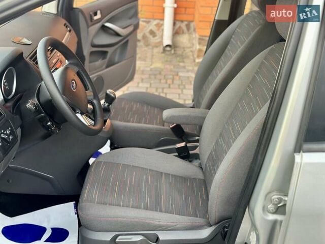 Сірий Форд Сі-Макс, об'ємом двигуна 1.6 л та пробігом 156 тис. км за 5850 $, фото 17 на Automoto.ua