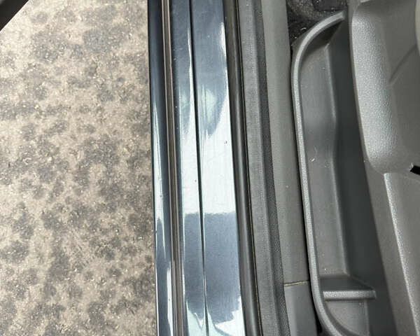 Серый Форд Си-Макс, объемом двигателя 2 л и пробегом 245 тыс. км за 5500 $, фото 4 на Automoto.ua