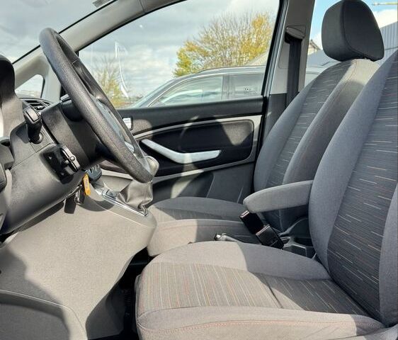 Сірий Форд Сі-Макс, об'ємом двигуна 1.6 л та пробігом 257 тис. км за 6300 $, фото 12 на Automoto.ua