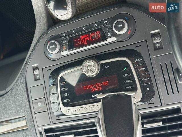 Сірий Форд Сі-Макс, об'ємом двигуна 2 л та пробігом 225 тис. км за 6990 $, фото 19 на Automoto.ua