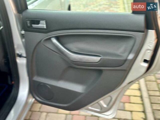 Сірий Форд Сі-Макс, об'ємом двигуна 1.6 л та пробігом 156 тис. км за 5850 $, фото 29 на Automoto.ua