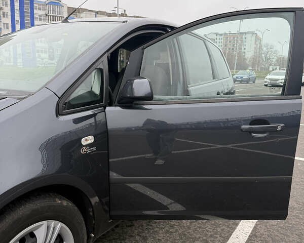 Серый Форд Си-Макс, объемом двигателя 2 л и пробегом 245 тыс. км за 5500 $, фото 19 на Automoto.ua