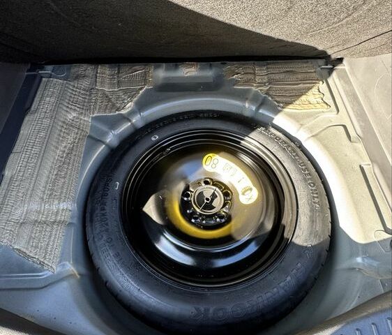 Сірий Форд Сі-Макс, об'ємом двигуна 1.6 л та пробігом 257 тис. км за 6300 $, фото 6 на Automoto.ua