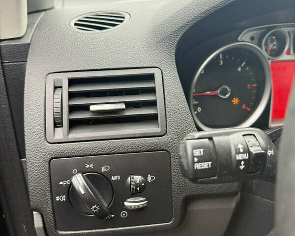 Серый Форд Си-Макс, объемом двигателя 2 л и пробегом 245 тыс. км за 5500 $, фото 11 на Automoto.ua