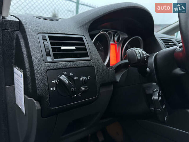 Серый Форд Си-Макс, объемом двигателя 1.8 л и пробегом 282 тыс. км за 6300 $, фото 25 на Automoto.ua