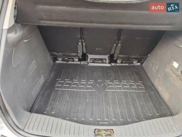 Сірий Форд Сі-Макс, об'ємом двигуна 1.6 л та пробігом 235 тис. км за 5600 $, фото 3 на Automoto.ua