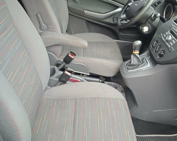 Сірий Форд Сі-Макс, об'ємом двигуна 1.6 л та пробігом 225 тис. км за 5650 $, фото 10 на Automoto.ua