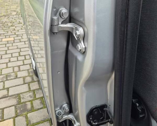 Сірий Форд Сі-Макс, об'ємом двигуна 1.6 л та пробігом 195 тис. км за 5850 $, фото 27 на Automoto.ua