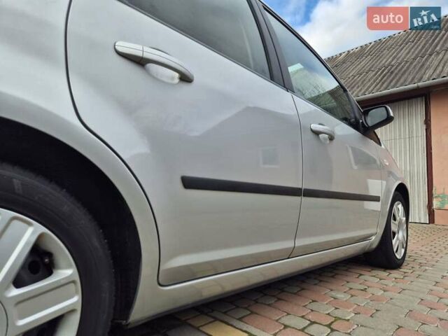 Сірий Форд Сі-Макс, об'ємом двигуна 1.6 л та пробігом 195 тис. км за 5850 $, фото 2 на Automoto.ua